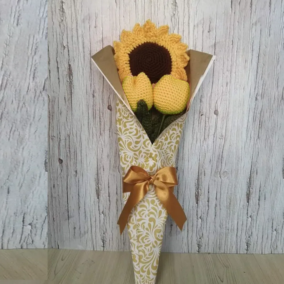 RAMO GIRASOLES Y TULIPANES2